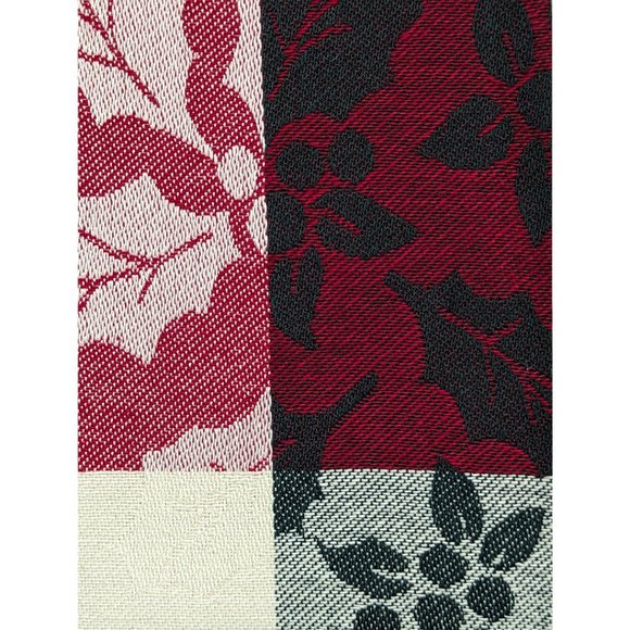 Bee & Willow Home Tablecloth Set 60 x 102 Napkins Runner Holly Theme NWT - Picture 3 of 4